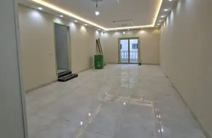 Apartment - 3 Bedrooms - 2 Bathrooms for rent in South Lotus - El Lotus - New Cairo City - Cairo