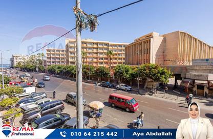 محل تجاري - استوديو - 2 حمامات للبيع في شارع على مصطفى مشرفة - الشاطبي - حي وسط - الاسكندرية