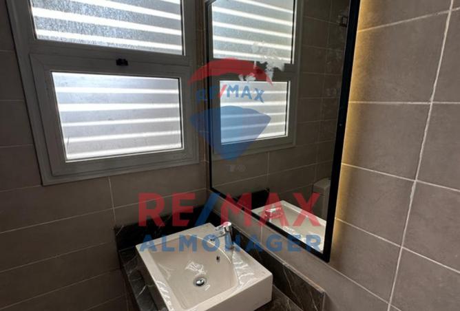 8166035 - Property Image 3