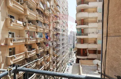 Apartment - 3 Bedrooms - 1 Bathroom for sale in Mahmoud Al Essawy St. - Miami - Hay Awal El Montazah - Alexandria