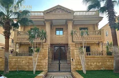 Villa - 5 Bedrooms - 4 Bathrooms for sale in West Somid - 6 October City - Giza