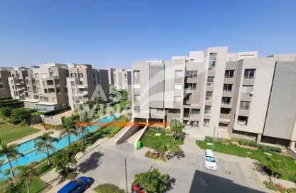 شقة - 2 غرف نوم - 2 حمامات للبيع في فيلدج جيت - المستثمرين الجنوبية - مدينة القاهرة الجديدة - القاهرة