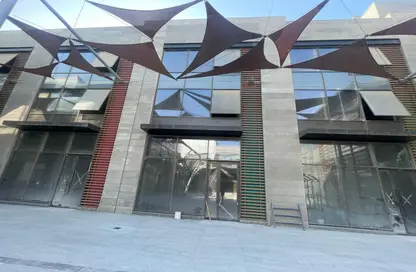 مساحات مكتبية - استوديو - 7 حمامات للبيع في سكاى واك - طريق مصر اسكندرية الصحراوي - الجيزة