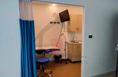 Clinic - Studio - 1 Bathroom for rent in Kargo Mall - Al Shabab St. - Sheikh Zayed City - Giza