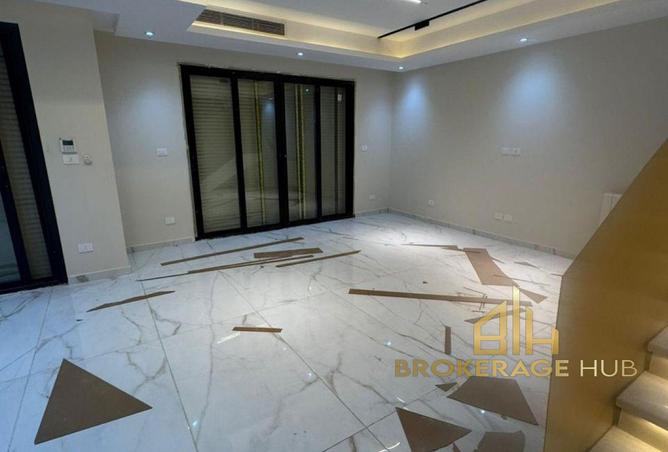 8305661 - Property Image 2