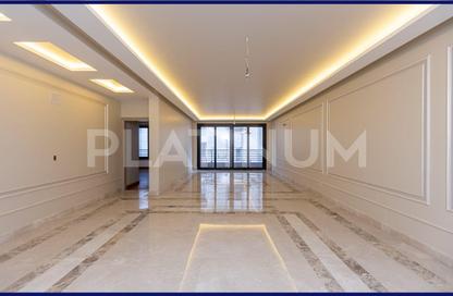 Apartment - 3 Bedrooms - 3 Bathrooms for sale in Abdel Salam Aref St. - Laurent - Hay Sharq - Alexandria