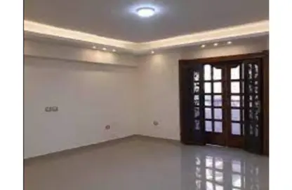 Apartment - 3 Bedrooms - 2 Bathrooms for sale in Al Gomhoria Street - Al Mansoura - Al Daqahlya