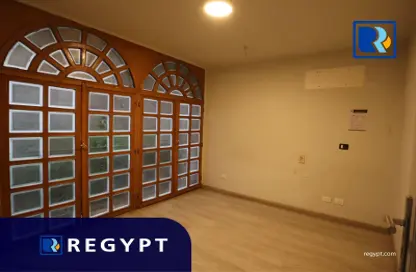Office Space - Studio - 3 Bathrooms for rent in Misr Helwan Agriculture Road - Maadi - Hay El Maadi - Cairo
