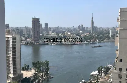 Apartment - 5 Bedrooms - 4 Bathrooms for sale in Garden City - Cairo