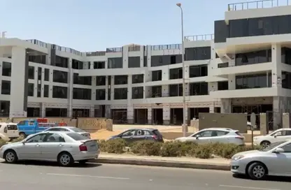 محل تجاري - استوديو - 2 حمامات للبيع في سنترال افينيو - الحي الثاني - الشيخ زايد - الجيزة