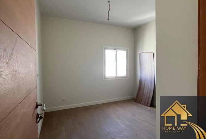 8008766 - Property Image 2