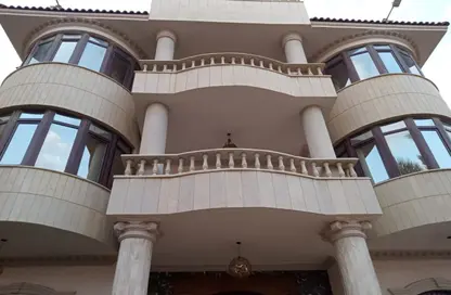 فيلا - 4 غرف نوم - 3 حمامات للبيع في الحي السابع - مدينة العبور - القليوبية
