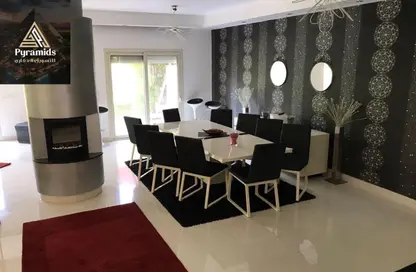 Townhouse - 4 Bedrooms - 4 Bathrooms for rent in Greens - 6th District - Sheikh Zayed City - Giza