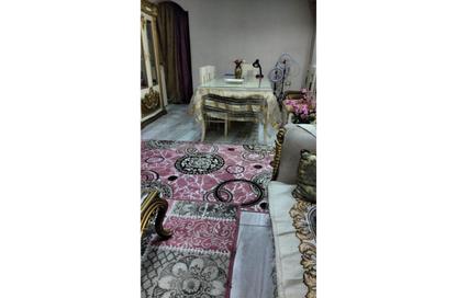 Apartment - 2 Bedrooms - 1 Bathroom for rent in Mohamed Farid St. - El Hegaz Square - El Nozha - Cairo