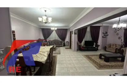 Apartment - 3 Bedrooms - 2 Bathrooms for sale in Atiya Al Sawalhi St. - 8th Zone - Nasr City - Cairo