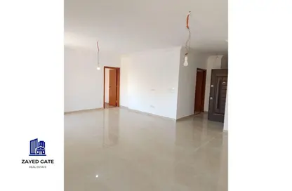 شقة - 3 غرف نوم - 2 حمامات للايجار في الحي الثالث - الشيخ زايد - الجيزة
