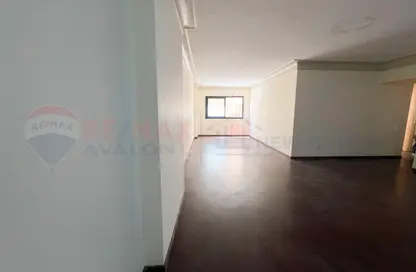 Apartment - 3 Bedrooms - 2 Bathrooms for sale in Smouha - Hay Sharq - Alexandria