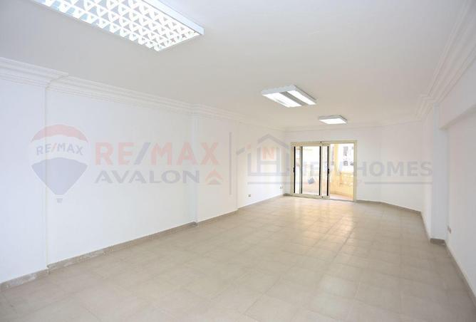 6828806 - Property Image 3