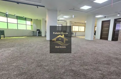 Office Space - Studio - 4 Bathrooms for rent in Rayhanah Plaza - Zahraa El Maadi - Hay El Maadi - Cairo