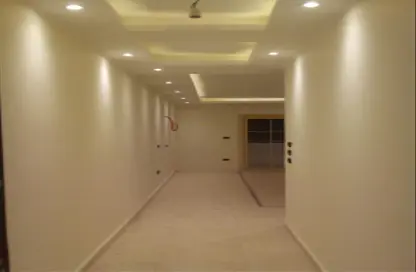 Apartment - 2 Bedrooms - 2 Bathrooms for sale in 16th District - Sheikh Zayed City - Giza
