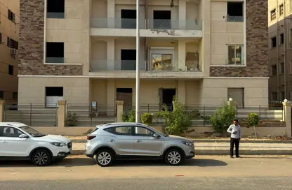 شقة - 3 غرف نوم - 3 حمامات للبيع في المجاورة الاولي - المنطقة الاولي - مدينة الشروق - القاهرة