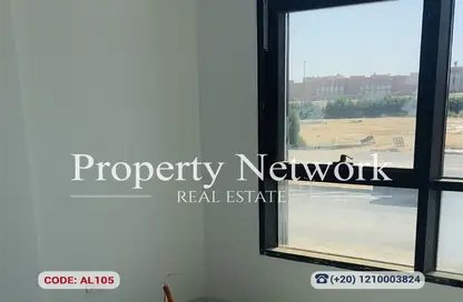 Retail - Studio - 2 Bathrooms for rent in North Lotus - El Lotus - New Cairo City - Cairo