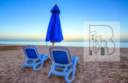 Chalet - 2 Bedrooms - 2 Bathrooms for sale in Aroma Beach - Al Ain Al Sokhna - Suez