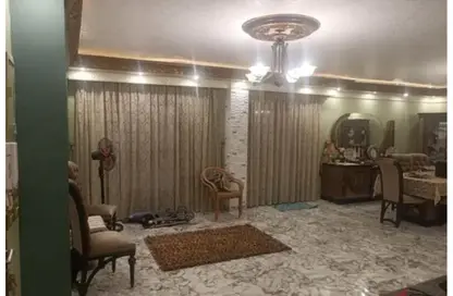 شقة - 3 غرف نوم - 2 حمامات للبيع في شارع الامام مالك - الحي السادس - مدينة العبور - القليوبية