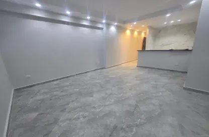 Office Space - Studio - 1 Bathroom for rent in Zahraa El Maadi - Hay El Maadi - Cairo