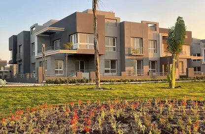 Apartment - 3 Bedrooms - 3 Bathrooms for sale in Village West - Sheikh Zayed Compounds - Sheikh Zayed City - Giza