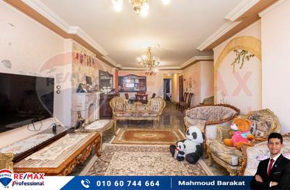 شقة - 3 غرف نوم - 2 حمامات للبيع في شارع مدرسة الريادة - سموحة - حي شرق - الاسكندرية