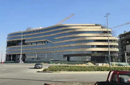 مساحات مكتبية - استوديو - 2 حمامات للبيع في روك كابيتال وان - الحى المالى - العاصمة الإدارية الجديدة - القاهرة