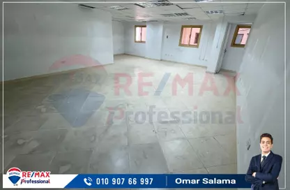 Office Space - Studio - 3 Bathrooms for rent in Zaki Ragab St. - Smouha - Hay Sharq - Alexandria