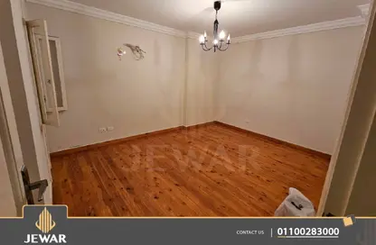 Apartment - 4 Bedrooms - 3 Bathrooms for sale in Kamal Eldin Salah St. - Smouha - Hay Sharq - Alexandria