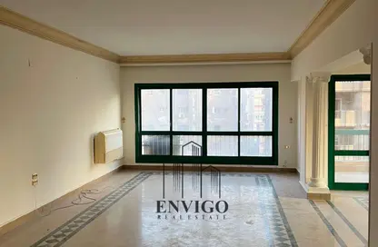 Apartment - 3 Bedrooms - 2 Bathrooms for sale in Hamouda Mahmoud St. - 8th Zone - Nasr City - Cairo