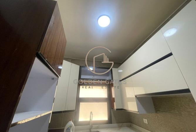 8220121 - Property Image 3