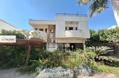 فيلا - 6 غرف نوم - 5 حمامات للبيع في الحياة ريزيدنس - الحي الثالث غرب - مدينة الشروق - القاهرة