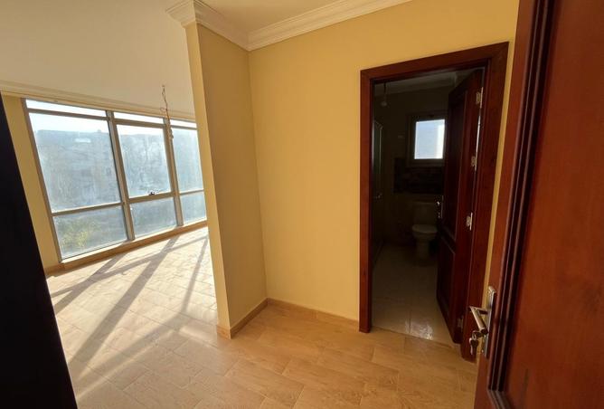 8193901 - Property Image 2