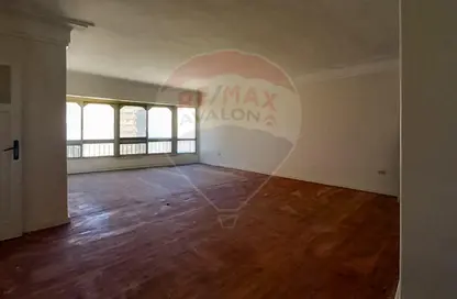 Apartment - 4 Bedrooms - 2 Bathrooms for sale in Iskandar Ibrahim St. - Miami - Hay Awal El Montazah - Alexandria