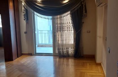 Apartment - 3 Bedrooms - 2 Bathrooms for sale in Shagaret Al Dor St. - Zamalek - Cairo