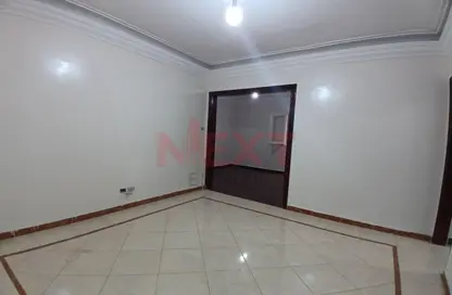 Apartment - 3 Bedrooms - 2 Bathrooms for sale in Abd Al Hameed El Deeb St. - Tharwat - Hay Sharq - Alexandria