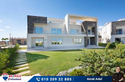 Chalet - 2 Bedrooms - 2 Bathrooms for sale in Sea View - Ras Al Hekma - North Coast