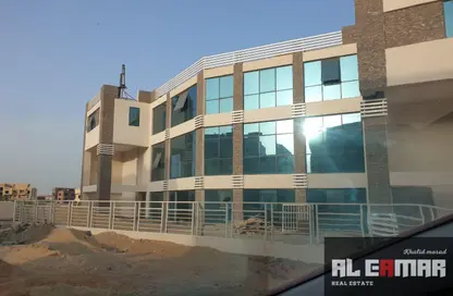 بناية كاملة - استوديو - 8 حمامات للبيع في الحي الثالث عشر - الشيخ زايد - الجيزة