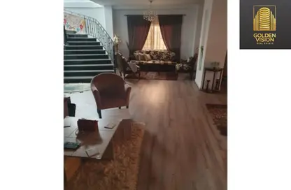 دوبلكس - 3 غرف نوم - 3 حمامات للبيع في طريق الشروق - المجاورة الاولي - الحي الثامن - مدينة الشروق - القاهرة