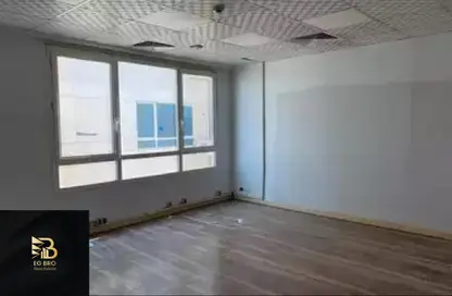 عيادة - استوديو - 2 حمامات للبيع في التجمع الاول - مدينة القاهرة الجديدة - القاهرة