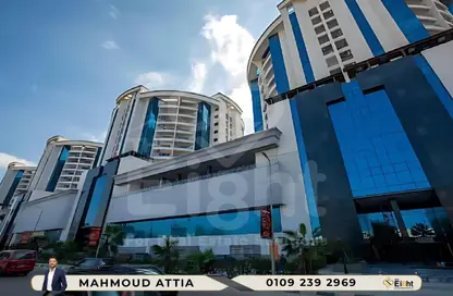 Apartment - 3 Bedrooms - 3 Bathrooms for sale in Victor Ammanuel Square - Smouha - Hay Sharq - Alexandria