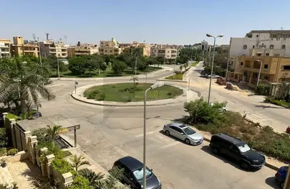 Apartment - 3 Bedrooms - 3 Bathrooms for rent in Doctor Yassin Abdel Ghaffar St. - Area C - Ganoob El Acadimia - New Cairo City - Cairo