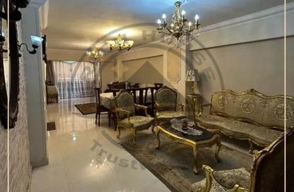 Apartment - 3 Bedrooms - 2 Bathrooms for sale in Al Farek Ismail Srhank St. - Laurent - Hay Sharq - Alexandria