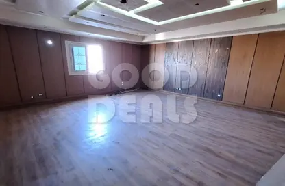 Apartment - 7+ Bedrooms - 3 Bathrooms for sale in Abbas Al Akkad St. - 1st Zone - Nasr City - Cairo