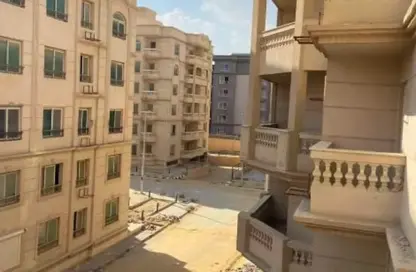 Apartment - 3 Bedrooms - 2 Bathrooms for sale in Al Andalus District - New Cairo City - Cairo